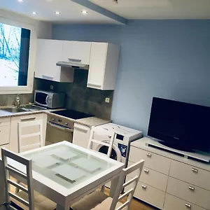 agreable-studio-neuf-avec-vue-parking-gratuit.midi-pyreneeshotels.com/